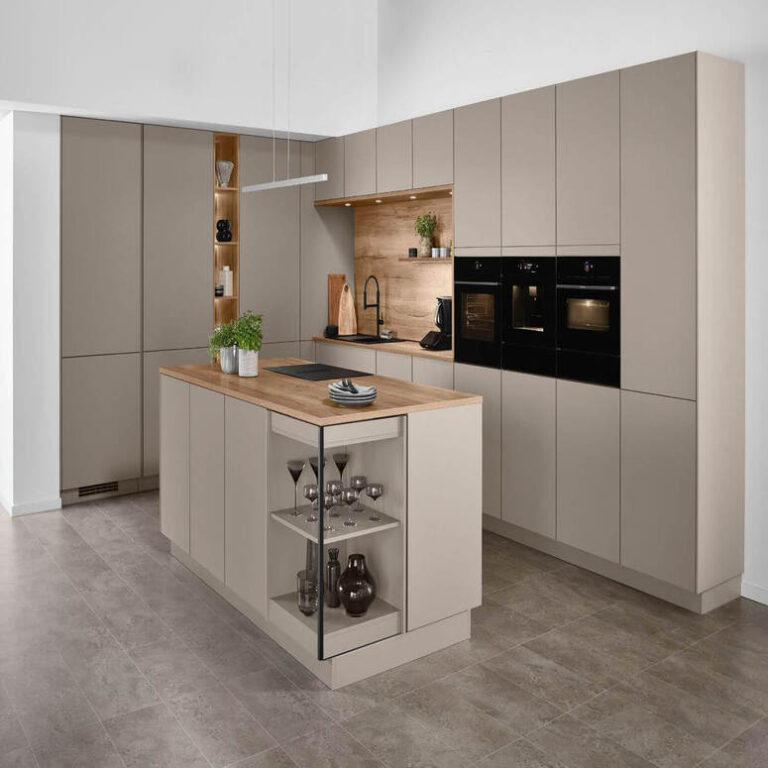 kueche-mit-kuecheninse-2-resized.jpeg